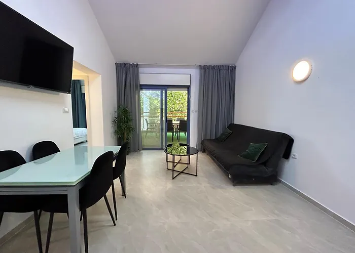 Royal Park - Paul\'S Place